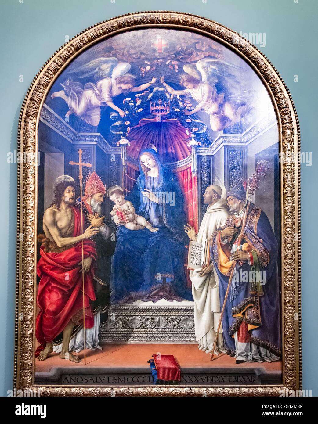 FLORENCE, TOSCANE/ITALIE - OCTOBRE 19 : Madonna et l'enfant s'enhurent avec St Jean Baptiste St Victor St Bernard et St Zenobius Banque D'Images