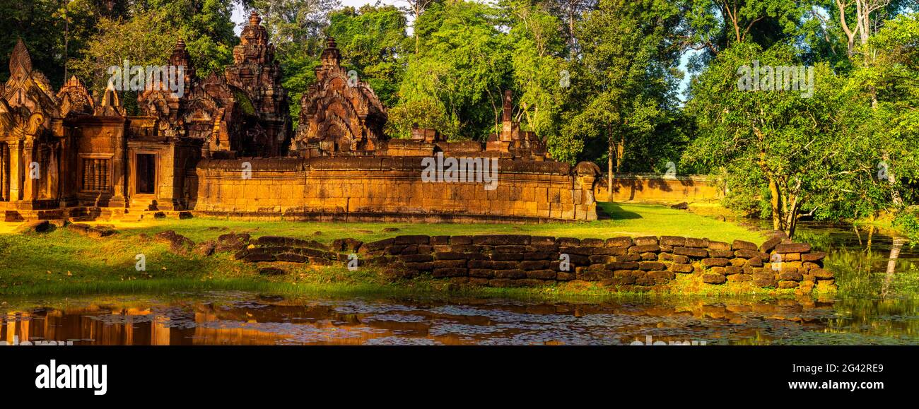 Ruines du temple de Banteay Srei, parc archéologique d'Angkor Wat, Siem Reap, Cambodge Banque D'Images