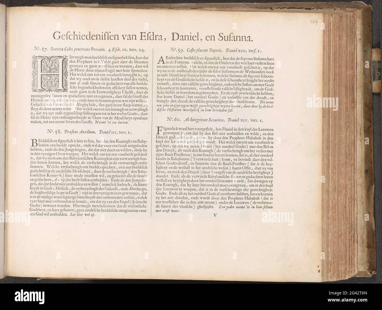 Quatre explications dans les représentations d'Esdra, Daniël et Susanna; les histoires d'Esdra, Daniel et Susanna; Den Grooten Emblemata Sacra, composé de plus de quatre cents de figures de Belsche, comme des anciens comme des Nieuwen Testament. Quatre explications dans les représentations sur Esdras, Daniel et Susanna, numérotées de 57 à 60. Le texte prend avec une initiale décorée H. le magazine fait partie d'un album. Banque D'Images