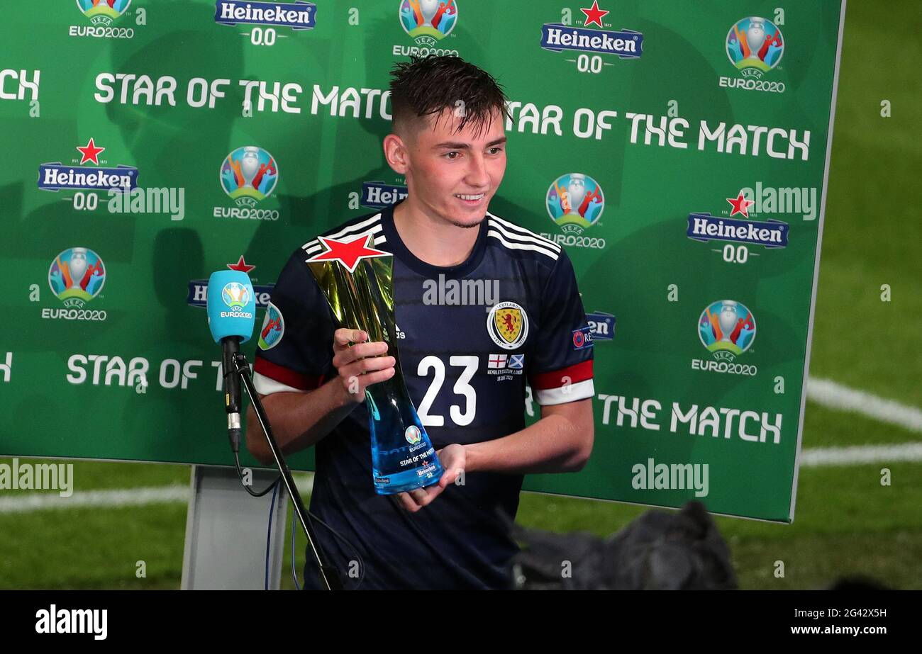 BILLY GILMOUR AVEC LE PRIX STAR OF THE MATCH, ANGLETERRE V ECOSSE, 2021 Banque D'Images