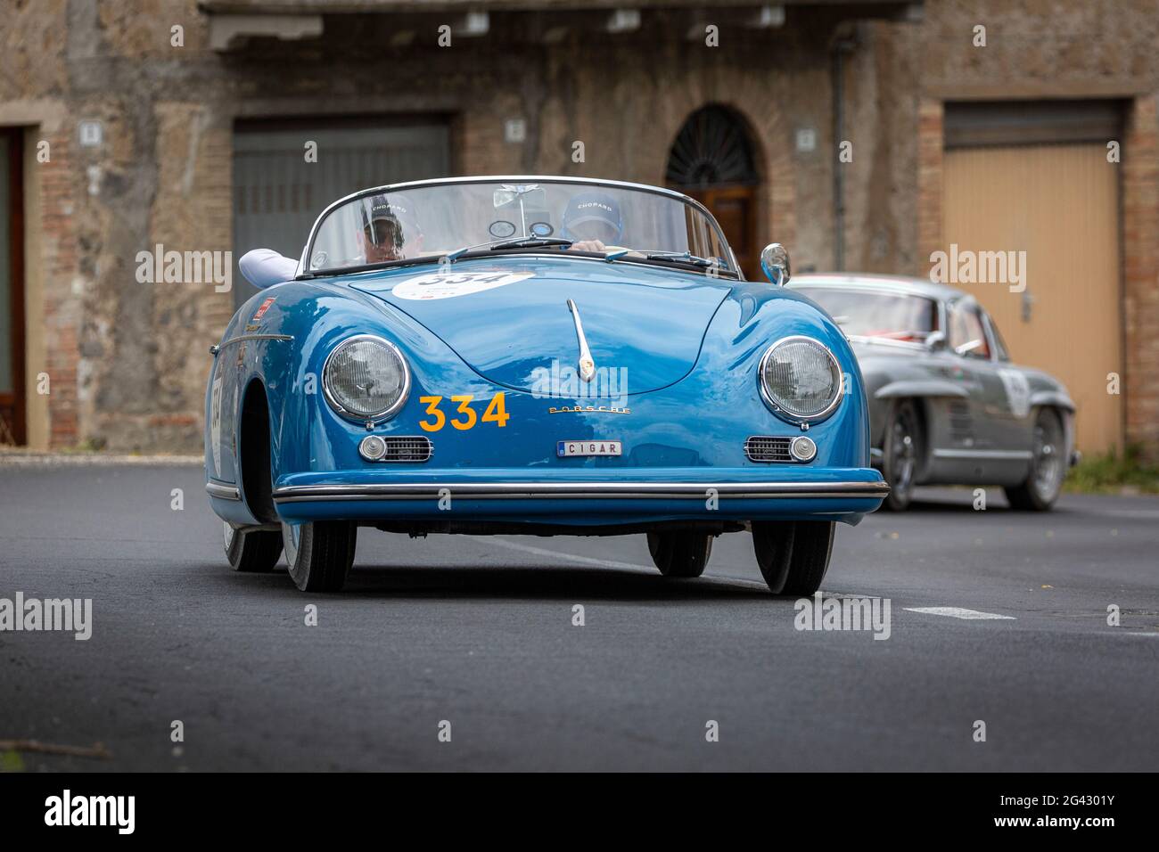 Orvieto, Italie. 18 juin 2021. Une Porsche 1955 356 Speedster 1500 arrivant à Orvieto crédit: Stephen Bisgrove/Alay Live News Banque D'Images