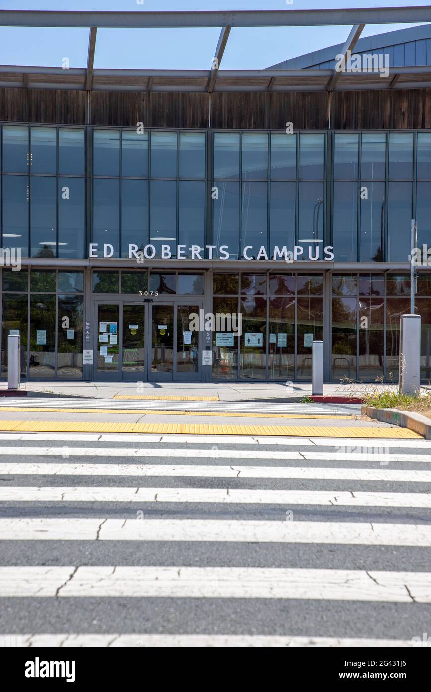 Le campus Ed Roberts de Berkeley, en Californie. Le campus d'Ed Roberts commémore la vie et le travail d'Edward V. Roberts, un des premiers chefs de file des rennes Banque D'Images