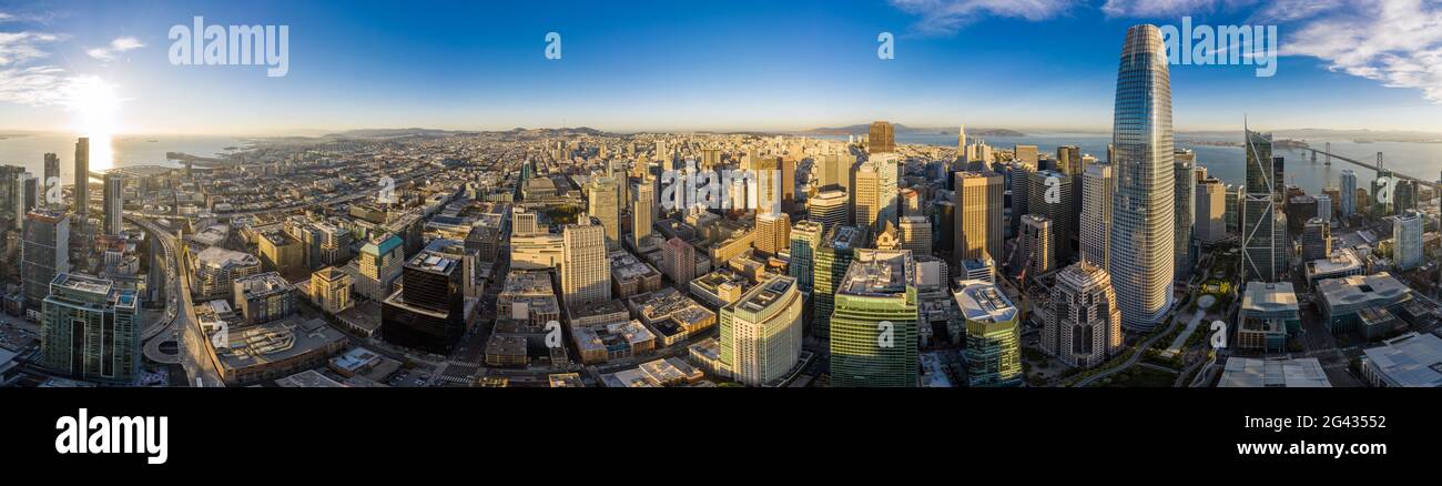 Vue aérienne du paysage urbain avec gratte-ciel, San Francisco, Californie, États-Unis Banque D'Images