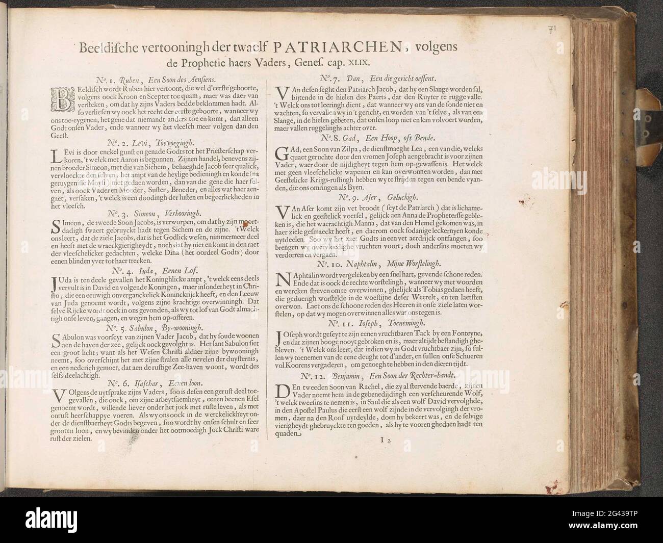Notes explicatives pour les représentations des douze patriarches; verteoningh visuel der Twaelf patriarches, selon les pères prophéties (...); Den Grooten Emblemata Sacra, composé de plus de quatre cents de figures Belsche, comme des anciens comme des Nieuwen Testaments. Explications aux représentations des douze patriarches, numérotées à douze. Le texte prend avec une initiale décorée B. la lame fait partie d'un album. Banque D'Images