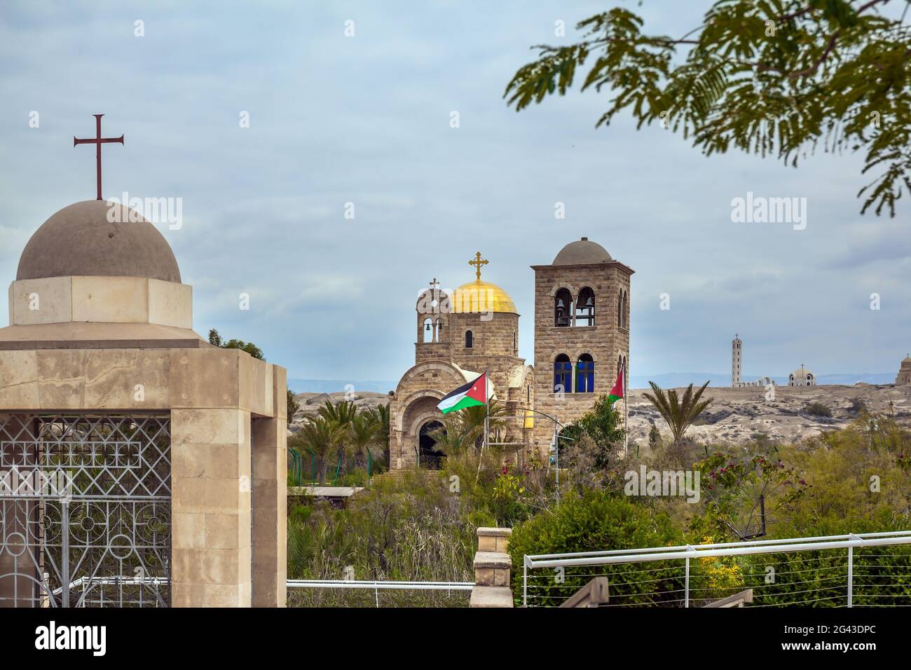 Église sur la rivière Jordan Banque D'Images