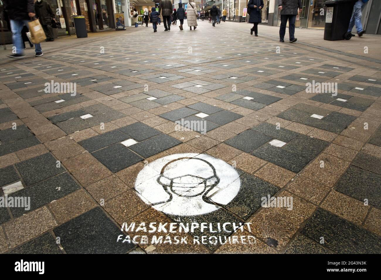 Besoin de masque, pandémie de corona, peu de personnes sur le Westenhellweg, Dortmund, Allemagne, Europe Banque D'Images