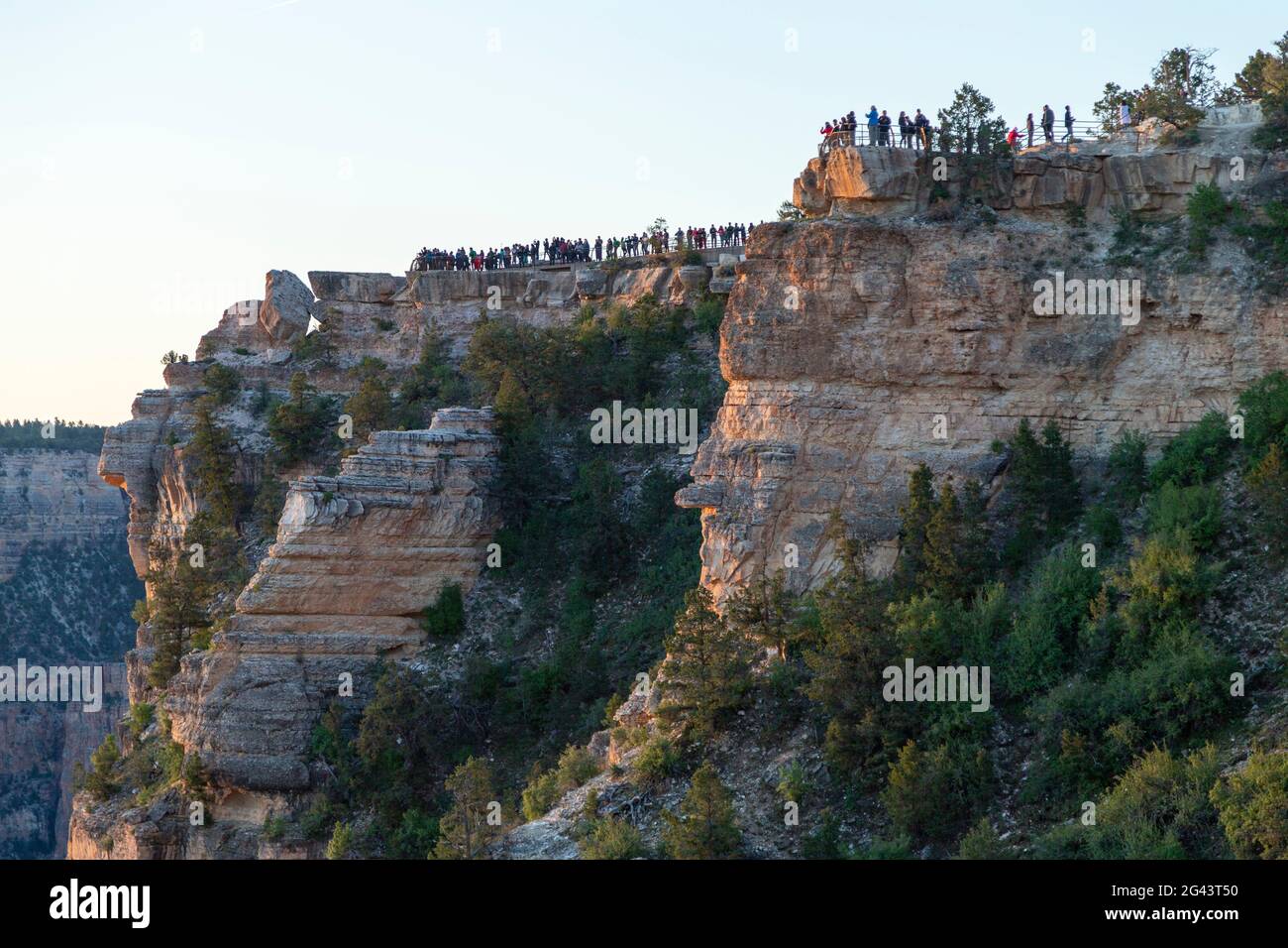 Visiteurs du parc national du Grand Canyon sur le plateau sud. Banque D'Images