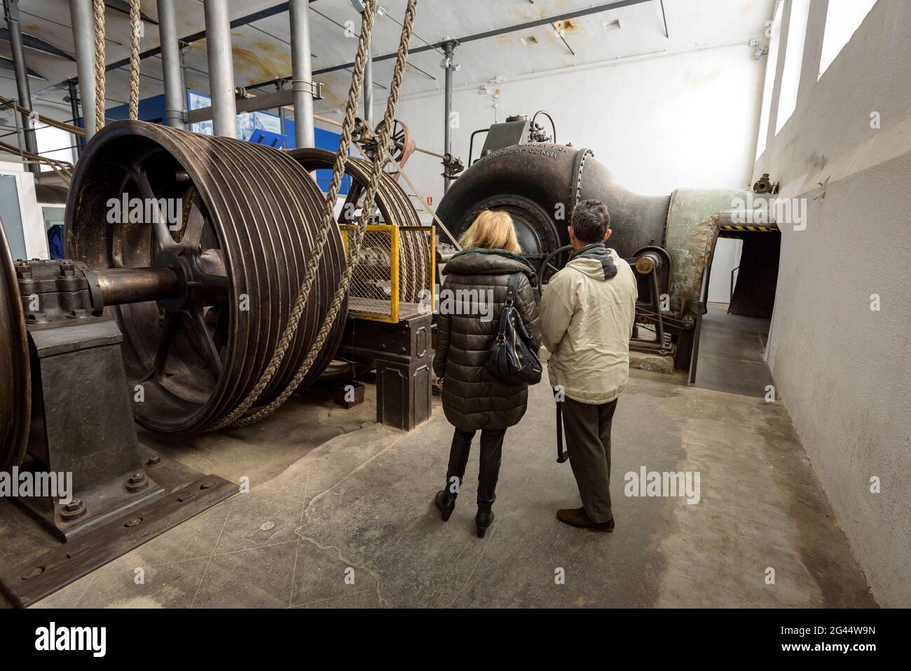 Ville industrielle de Sedó. Salle des turbines avec système de transmission hydraulique (Esparreguera, Barcelone, Catalogne, Espagne) Banque D'Images