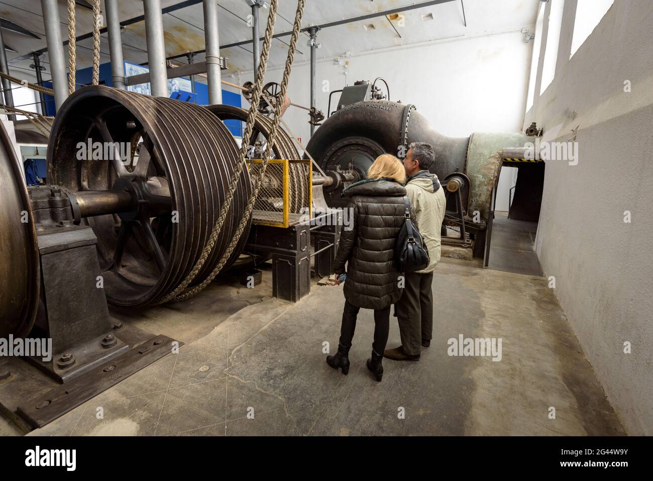 Ville industrielle de Sedó. Salle des turbines avec système de transmission hydraulique (Esparreguera, Barcelone, Catalogne, Espagne) Banque D'Images