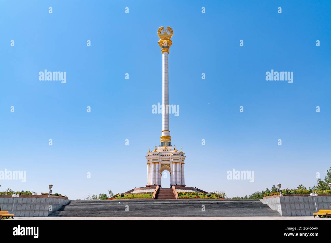 Le Monument de l'indépendance à l'intérieur du parc Rudaki, dans la capitale du Tadjikistan, Douchanbé Banque D'Images