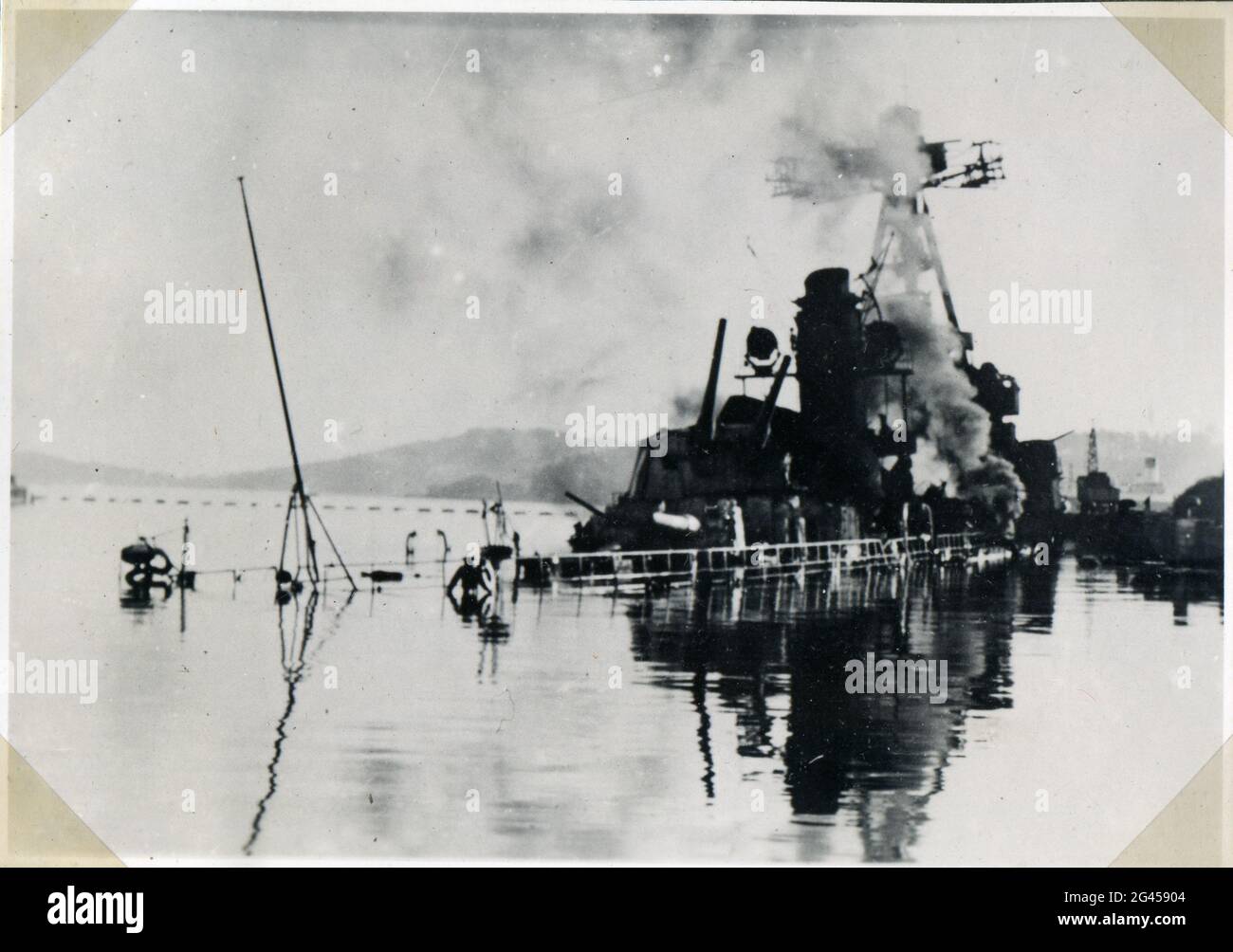 Événements : Seconde Guerre mondiale / Seconde Guerre mondiale, France, scutling de la flotte française à Toulon, 27.11.1942, navires de guerre endommagés Banque D'Images