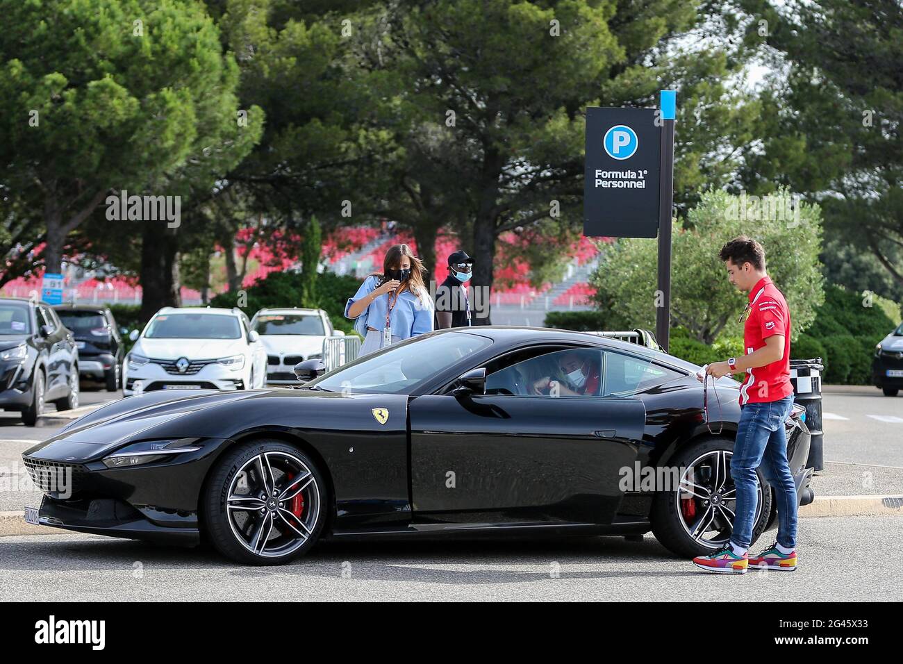 Le Castellet, France . 19 juin 2021. Charles Leclerc (mon), Scuderia Ferrari SF21 arrivée voiture avec petite amie Charlotte sine pendant la Formule 1 Emirates Grand Prix de France 2021 au circuit Paul Ricard, le Castellet, France le 19 juin 2021 crédit: Phil Duncan chaque seconde Media/Alay Live News Banque D'Images