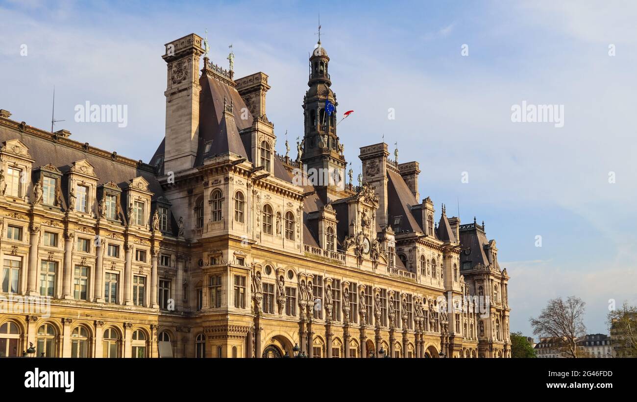 Hôtel de ville au coucher du soleil. La Municipalité de Paris France. Avril 2019 Banque D'Images