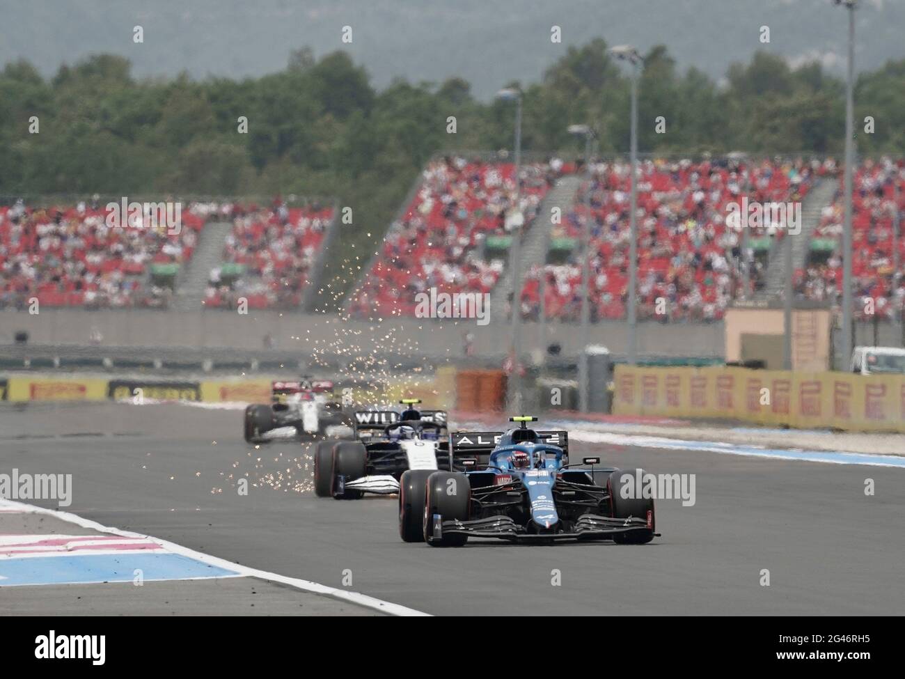 Le Castellet, France. 19 juin 2021. 19.06.2021, circuit Paul Ricard, le Castellet, FORMULE 1 EMIRATES GRAND PRIX DE FRANCE 2021, sur la photo Esteban Ocon (FRA # 31), Alpine F1 Team, Nicholas Latifi (CAN # 6), Williams Racing Credit: dpa Picture Alliance/Alay Live News Banque D'Images