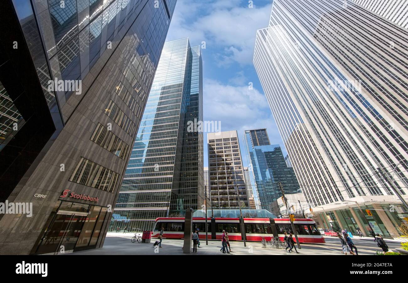 Toronto, Ontario, Canada-19 juin 2020 : vue panoramique du quartier financier de Toronto dans le centre-ville, Banque D'Images
