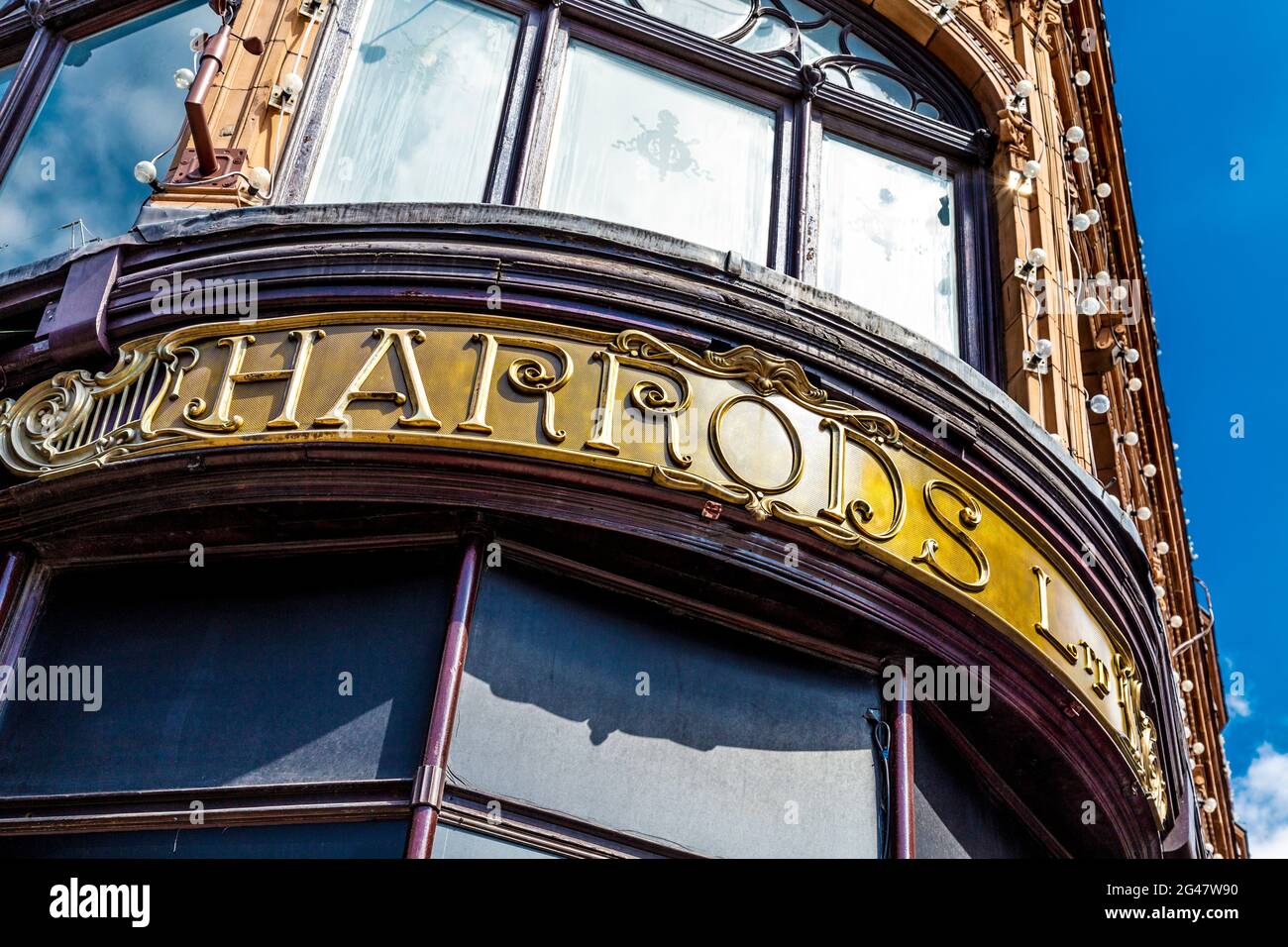 Extérieur du grand magasin de luxe Harrods à Knightsbridge, Londres,  Royaume-Uni Photo Stock - Alamy