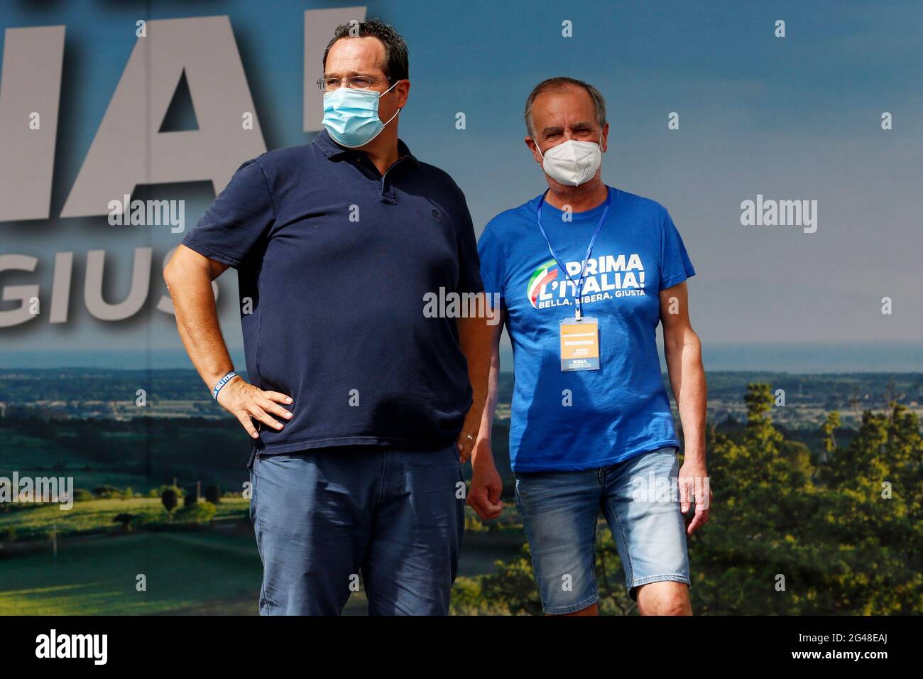 Rome, Italie. 19 juin 2021. Claudio Duringon adjoint et le sénateur Roberto Calderoli sur la scène lors de la manifestation "l'Italie d'abord!" Sur la Piazza Bocca della Verità'.Rome (Italie), 19 juin 2021 photo Samantha Zucchi Insidefoto crédit: Insidefoto srl/Alamy Live News Banque D'Images