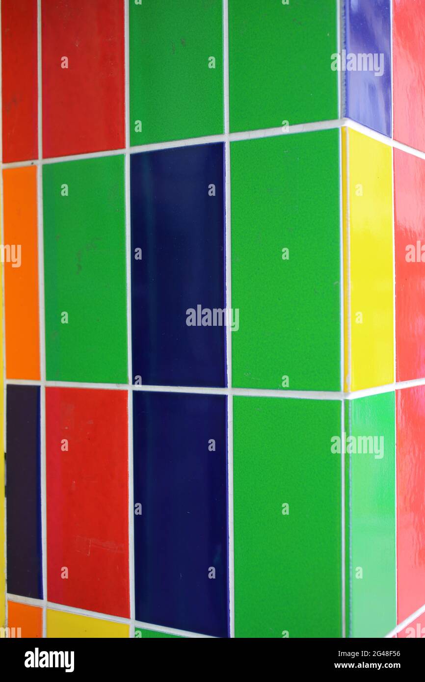 Mosaïque de couleurs vives dans les couleurs primaires. Banque D'Images