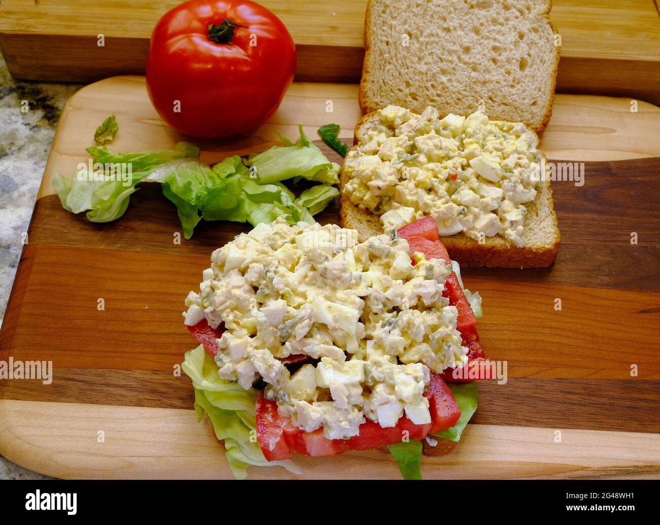 Sandwich à la salade de poulet maison Banque D'Images
