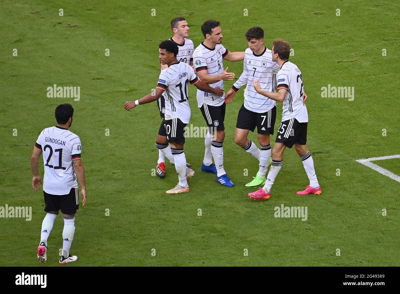 Goaljubel collectif de gauche à droite : Serge GNABREY (GER), Serge GNABREY (GER), Robin GOSENS (GER), Mats HUMMELS (GER), Kai HAVERTZ (GER), Thomas MUELLER (GER), jubilation, joie, enthousiasme, action. Stade de groupe, tour préliminaire du groupe F, jeu M24, Portugal (por) - Allemagne (GER) 2-4 le 19 juin 2021 à Muenchen/Fußball Arena (Allianz Arena). Football EM 2020 du 06/11/2021 au 07/11/2021. Banque D'Images