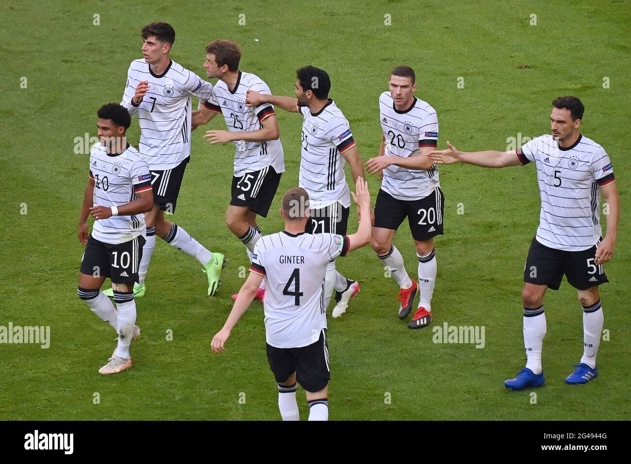 Goaljubel collectif de gauche à droite : Serge GNABREY (GER), Kai HAVERTZ (GER), Thomas MUELLER (GER), Matthias GINTER (GER), Ilkay GUENDOGAN (GER), Robin GOSENS (GER), Mats HUMMELS (GER), jubilation, joie, enthousiasme, action. Stade de groupe, tour préliminaire du groupe F, jeu M24, Portugal (por) - Allemagne (GER) 2-4 le 19 juin 2021 à Muenchen/Fußball Arena (Allianz Arena). Football EM 2020 du 06/11/2021 au 07/11/2021. Banque D'Images