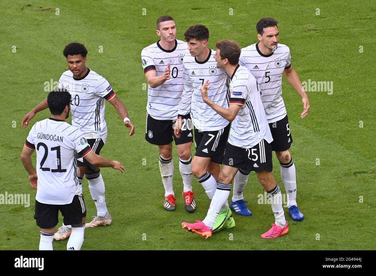 Goaljubel collectif de gauche: Ilkay GUENDOGAN (GER), Serge GNABREY (GER), Robin GOSENS (GER), Kai HAVERTZ (GER), Thomas MUELLER (GER), Tapis HUMMELS (GER), jubilation, joie, enthousiasme, action, Stade de groupe, tour préliminaire du groupe F, jeu M24, Portugal (por) - Allemagne (GER) 2-4 le 19 juin 2021 à Muenchen/Fußball Arena (Allianz Arena). Football EM 2020 du 06/11/2021 au 07/11/2021. Banque D'Images