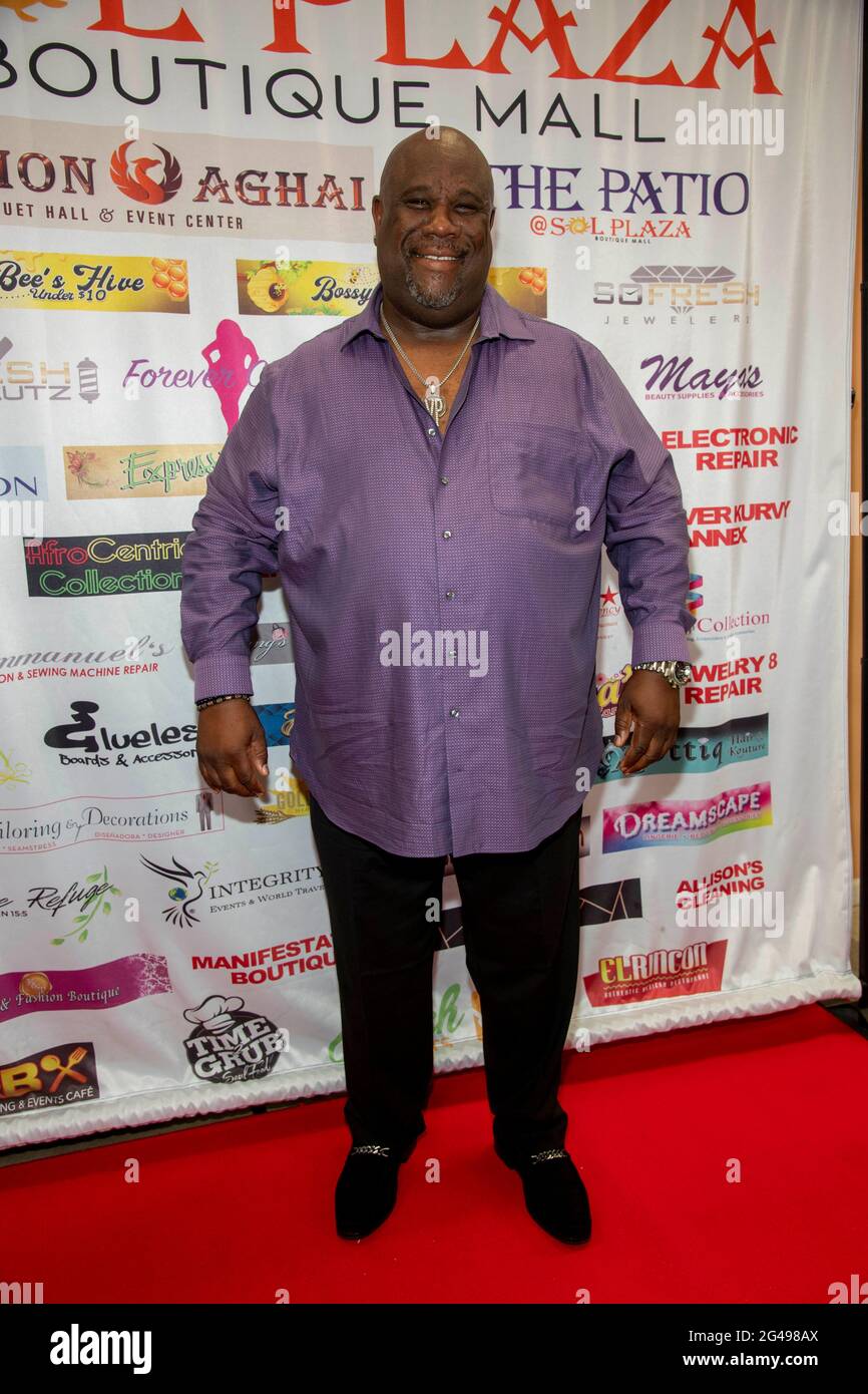 Lancaster, États-Unis. 19 juin 2021. L'écrivain Joe Jones assiste à l'ouverture officielle de la barre de Sushi lors de la célébration annuelle de la dix-septième célébration au sol Plaza Boutique Mall, Lancaster, CA le 19 juin 2021 crédit: Eugene Powers/Alay Live News Banque D'Images