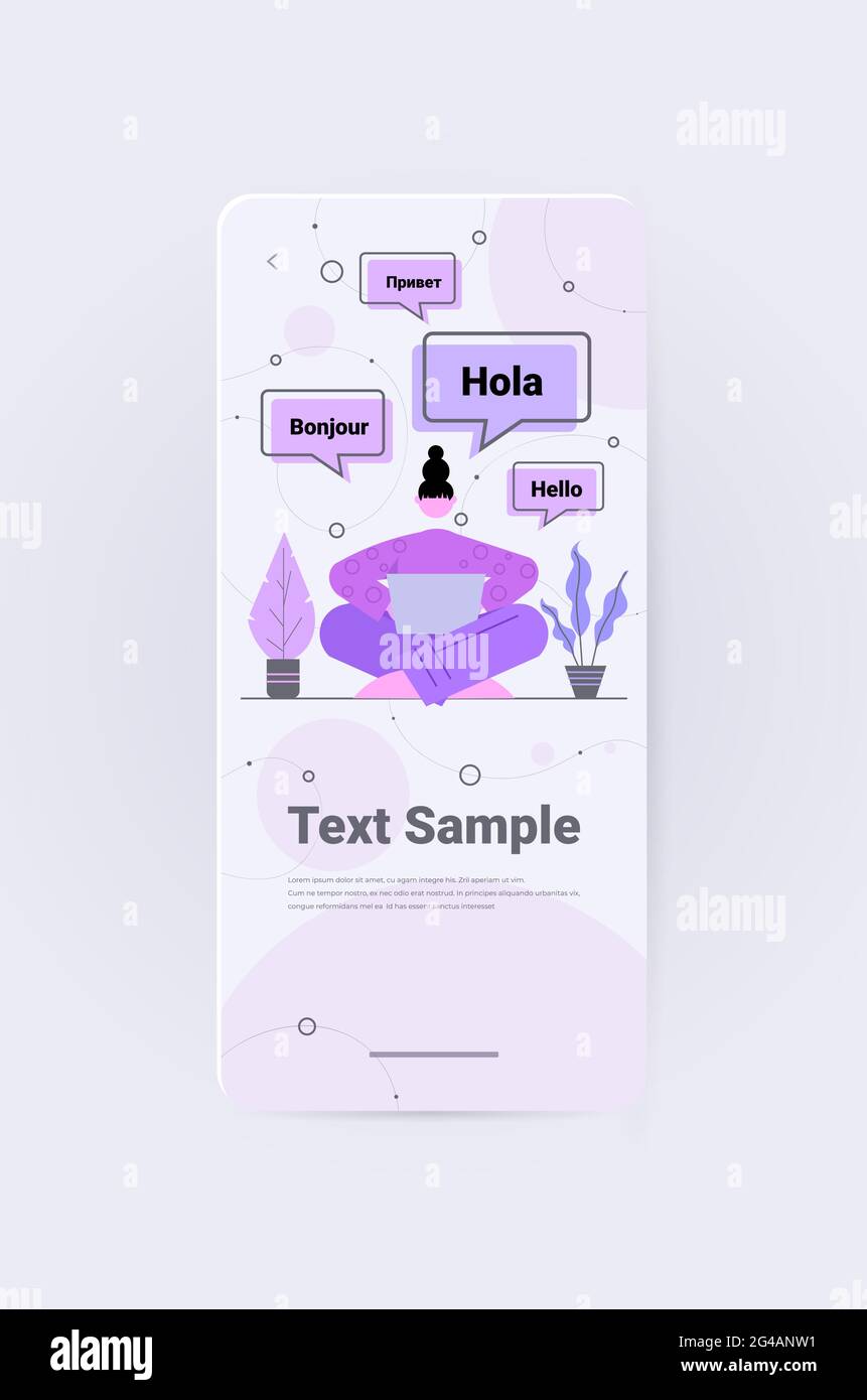 femme utilisant l application de traduction  sur ordinateur 