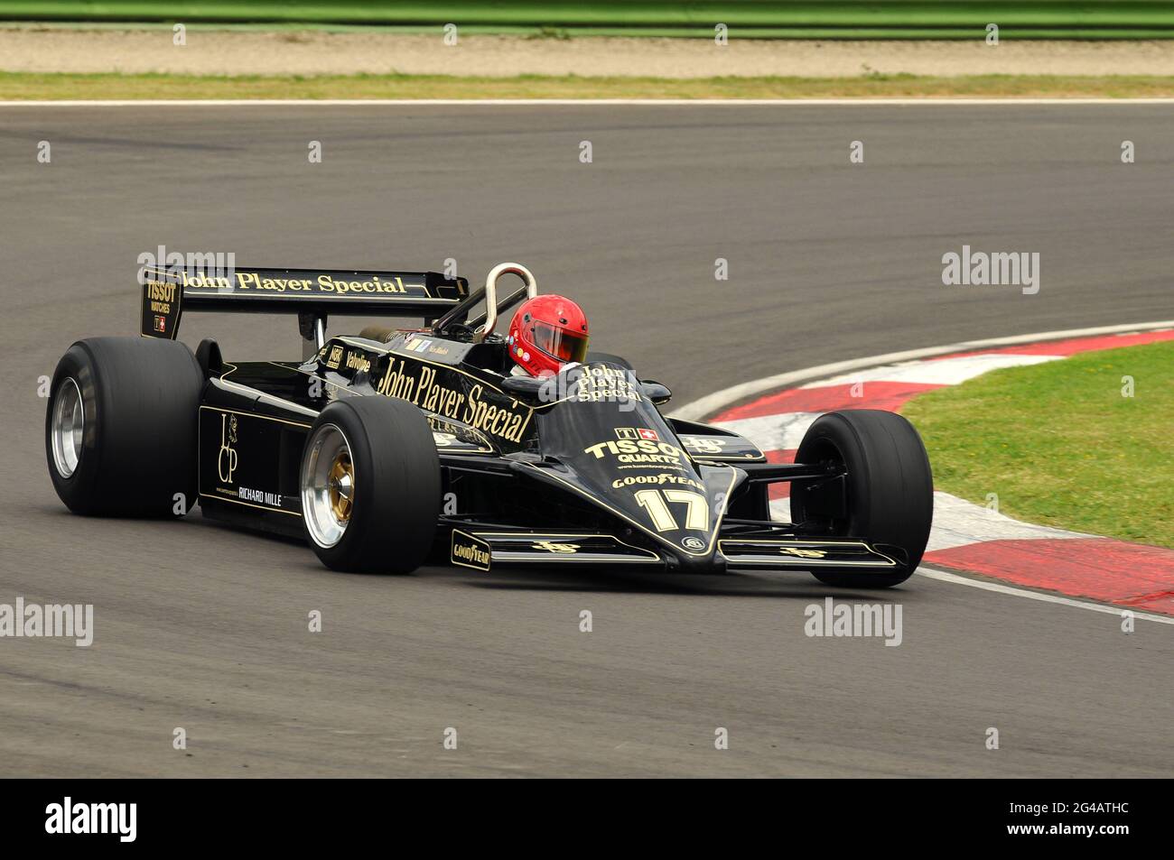 Imola, 6 juin 2012: Course inconnue sur Classic F1 car 1982 Lotus 87 ex Elio de Angelis - Nigel Mansell pendant la pratique d'Imola Classic 2012 sur Imola Circ Banque D'Images