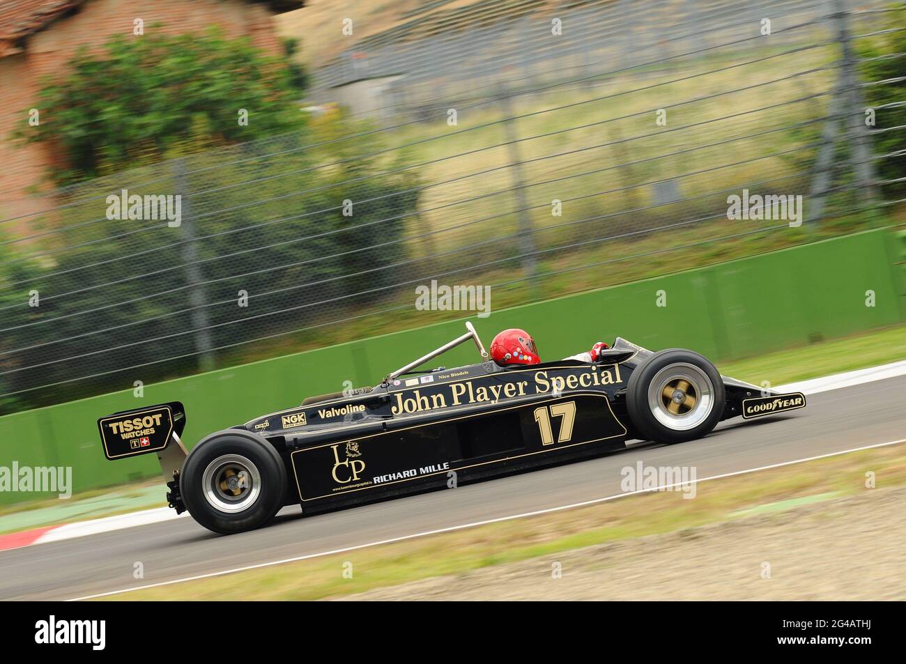 Imola, 6 juin 2012: Course inconnue sur Classic F1 car 1982 Lotus 87 ex Elio de Angelis - Nigel Mansell pendant la pratique d'Imola Classic 2012 sur Imola Circ Banque D'Images