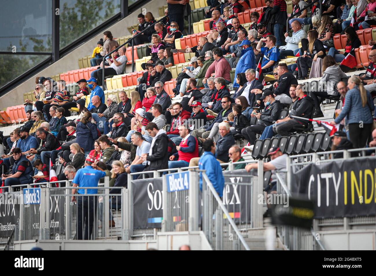 LONDRES, ROYAUME-UNI. 20 JUIN fans dans le stade lors du match de championnat Greene King IPA entre Saracens et Ealing Trailfinders à Allianz Park, Londres, le dimanche 20 juin 2021. (Credit: Tom West | MI News) Credit: MI News & Sport /Alay Live News Banque D'Images