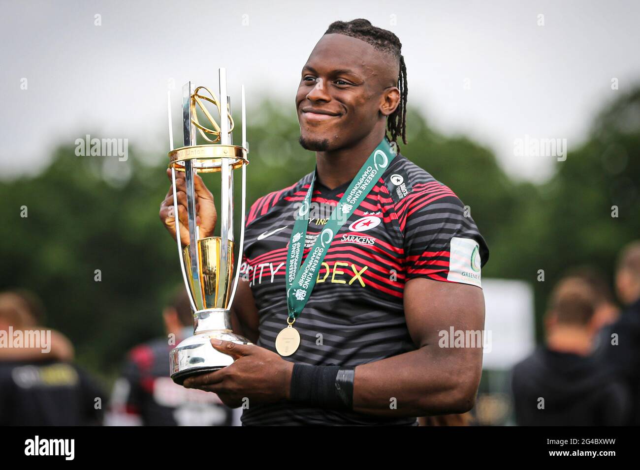 LONDRES, ROYAUME-UNI. 20 JUIN Maro Itoje de Saracens avec le trophée lors du match de championnat Greene King IPA entre Saracens et Ealing Trailfinders à Allianz Park, Londres, le dimanche 20 juin 2021. (Credit: Tom West | MI News) Credit: MI News & Sport /Alay Live News Banque D'Images