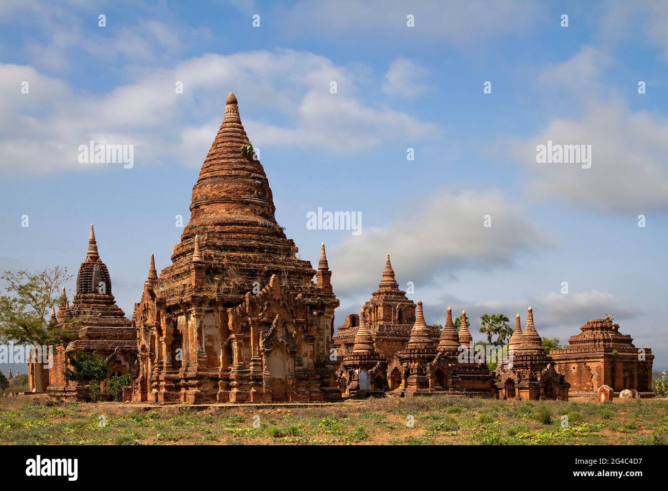 Temples bouddhistes historiques et pagodes à Bagan, Myanmar Banque D'Images