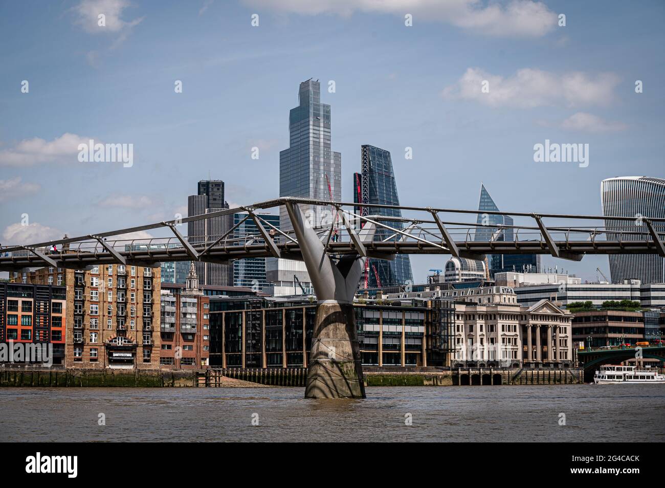 Millennium Bridge, London, UK Banque D'Images
