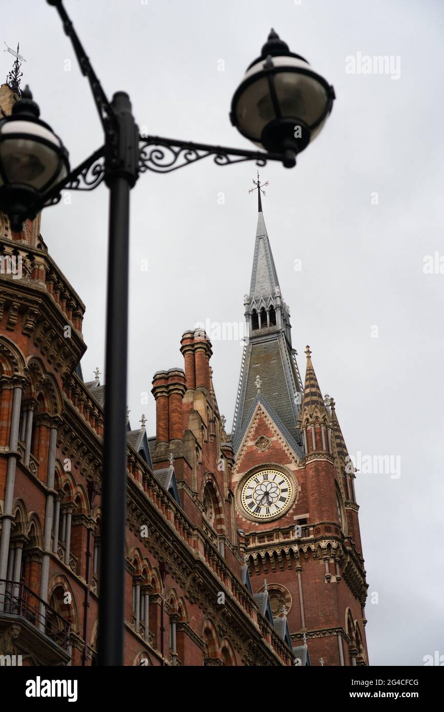 St Pancras Renaissance Hotel Londres vers King's Cross, Camden, Londres, Angleterre Banque D'Images