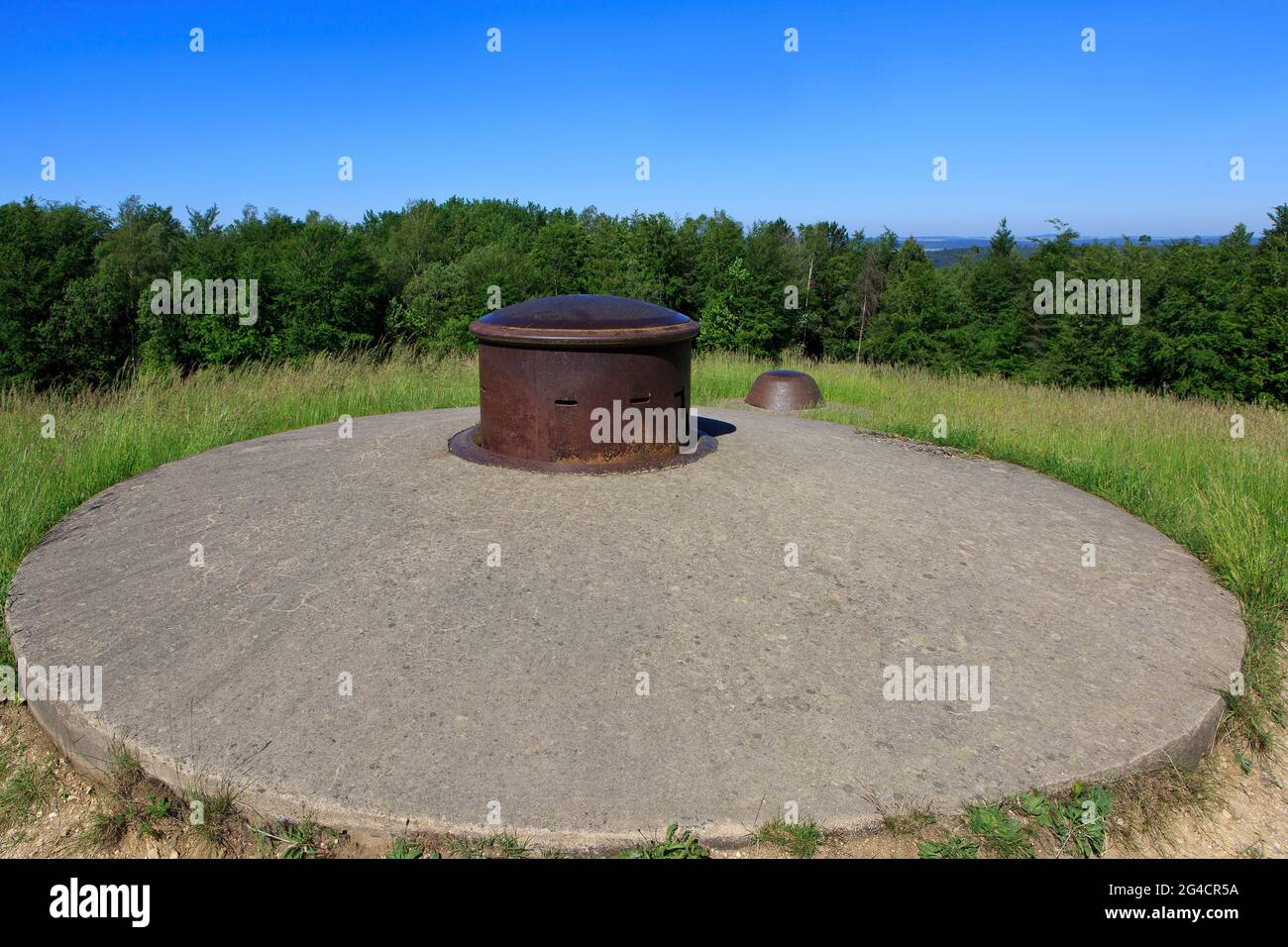 Tourelles de mitrailleuses de la première Guerre mondiale au fort Douaumont (fort de Douaumont) à Douaumont (Meuse), France Banque D'Images