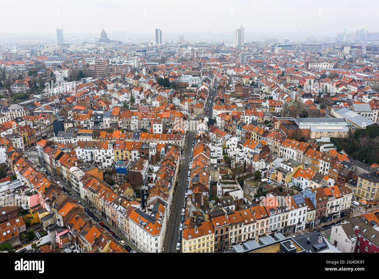Bruxelles, Belgique, le 3 janvier 2021 : vue panoramique d'en haut, basilique de Koekelberg en arrière-plan Banque D'Images