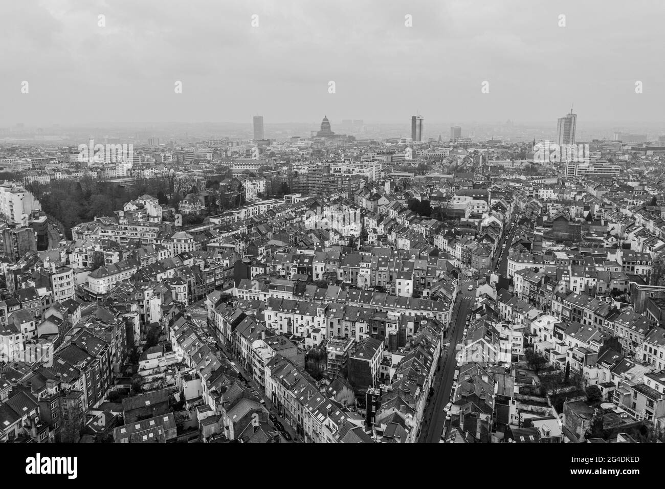 Bruxelles, Belgique, le 3 janvier 2021 : vue panoramique d'en haut, basilique de Koekelberg en arrière-plan Banque D'Images