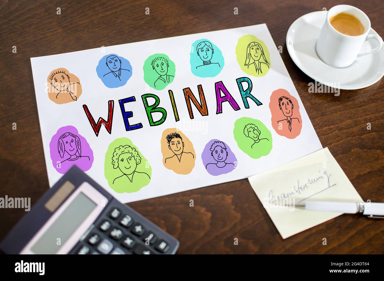 Concept de séminaire en ligne sur un papier placé sur un bureau Banque D'Images