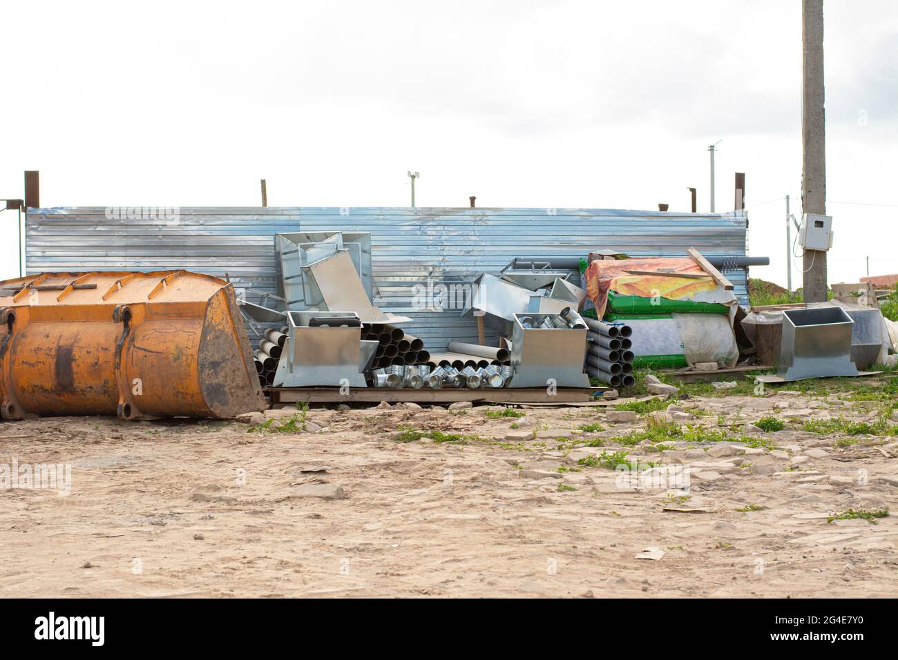 Conteneurs de déchets de construction. Déchets de la construction de maisons. Banque D'Images