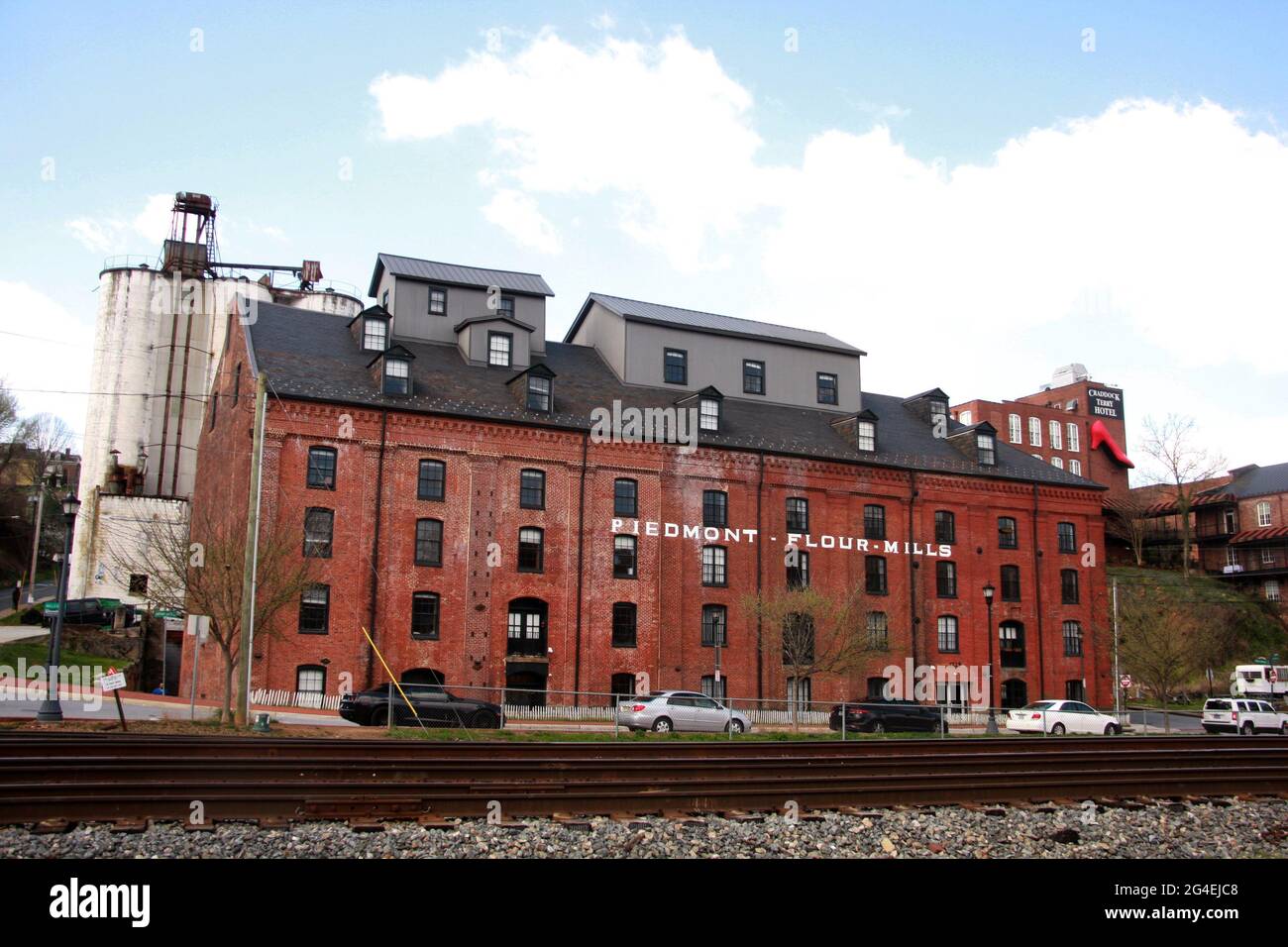 Lynchburg, Virginie, États-Unis. L'ancien moulin à farine Piémont et les bâtiments Silo sur Jefferson Street, convertis en appartements de luxe et lofts. Banque D'Images