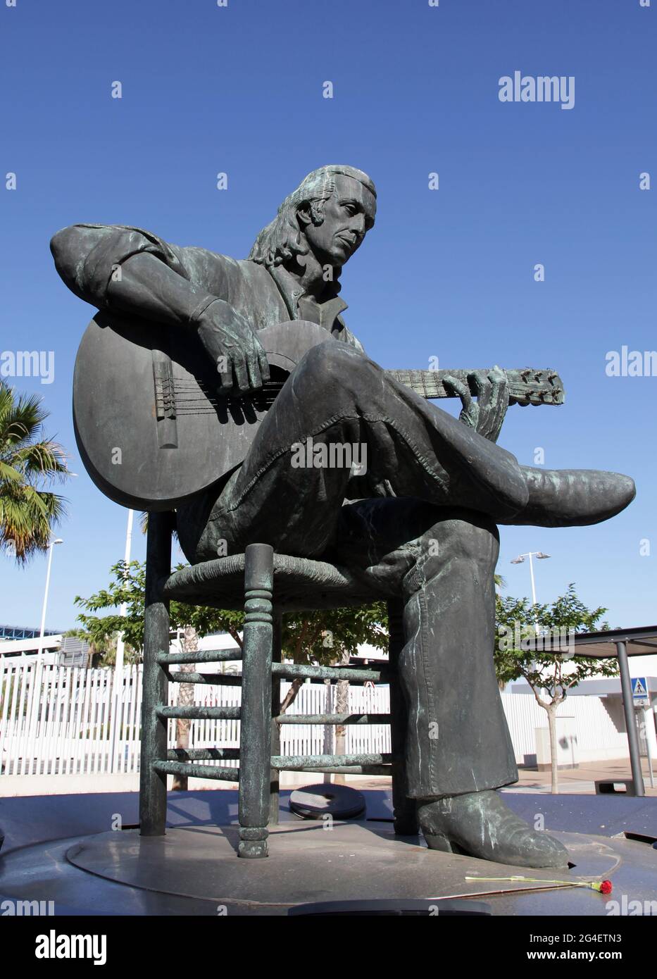 Monument Paco de Lucia /Statue à Algeciras Espagne (Francisco Gustavo Sánchez Gómez) (21 décembre 1947 – 25 février 2014) connu sous le nom de Paco de Lucía.Spanish virtuoso flamenco guitariste, compositeur.UN promoteur du nouveau style flamenco. Banque D'Images