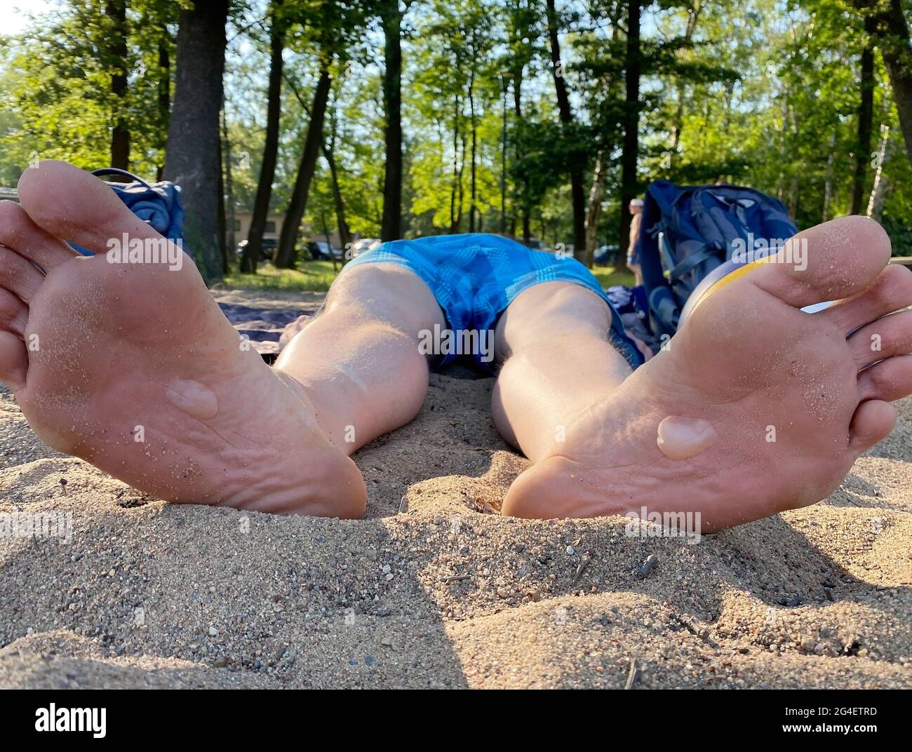 Cloques pieds nus après avoir joué au Beach-volley sur le sable ...