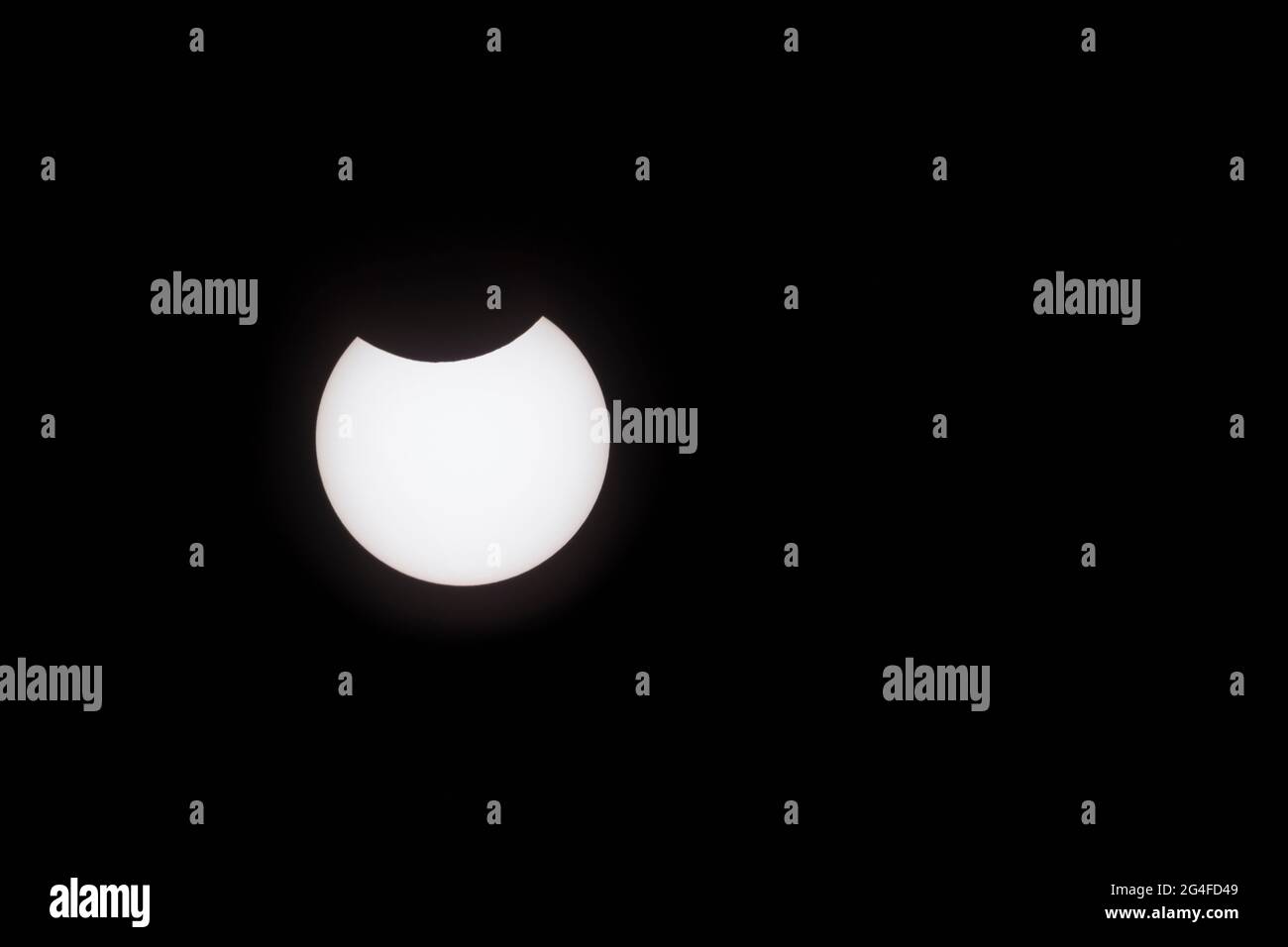 éclipse solaire partielle 10.06.2021, occultation maximale 12.31 h, Comté de Goettingen, Basse-Saxe, Allemagne Banque D'Images