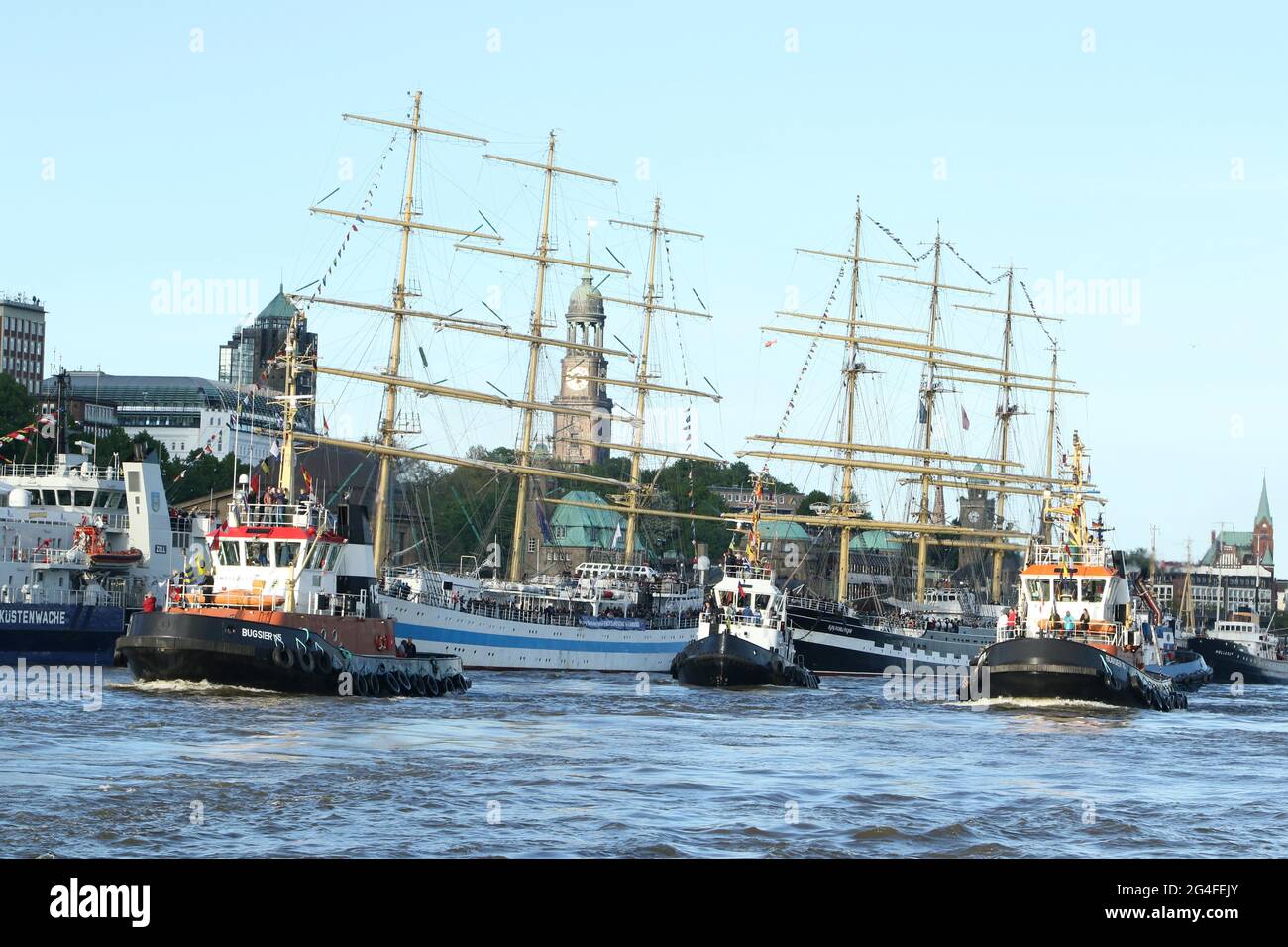 Ballet en bateau de plaisance en 830. Anniversaire de port, Hambourg, Allemagne Banque D'Images