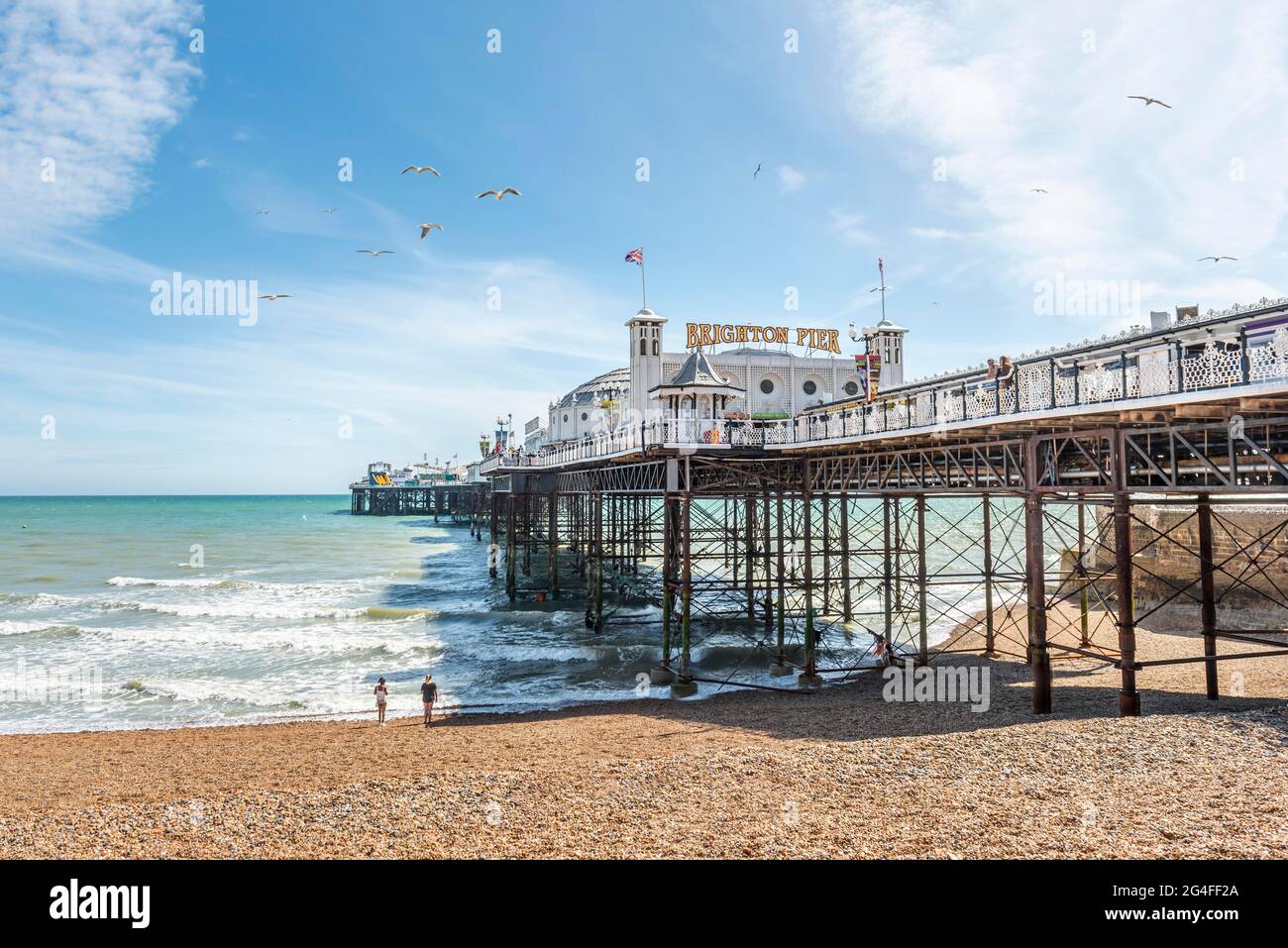 Brighton Palace Pier avec Seagulls, Brighton, East Sussex, Angleterre, Royaume-Uni Banque D'Images