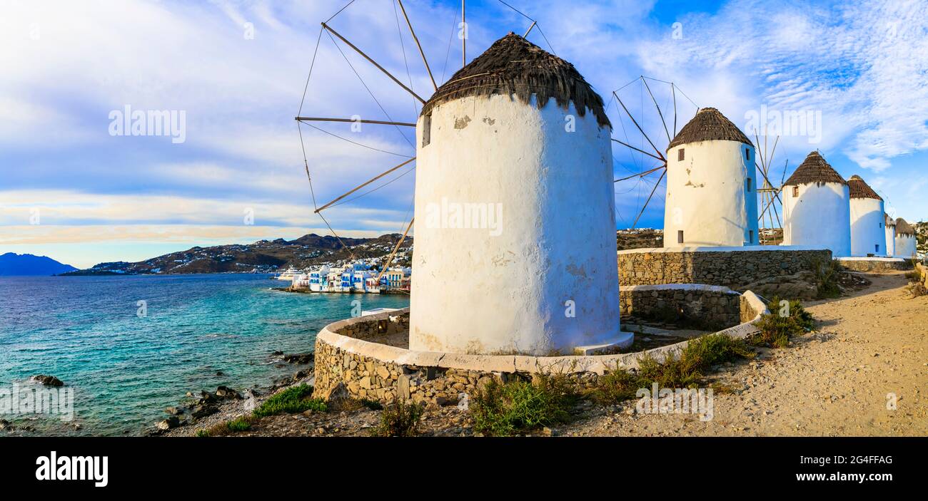 Grèce Voyage et sites touristiques. Ancien moulin à vent traditionnel dans l'île de Mykonos, Cyclades Banque D'Images