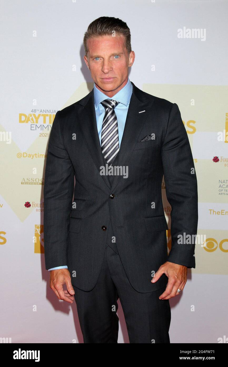Steve Burton à l'arrivée pour le 48e Daytime Emmy Awards Press Line partie 2 - SUN, ATI Studios, Burbank, CA 13 juin 2021. Photo de : Collection Priscilla Grant/Everett Banque D'Images
