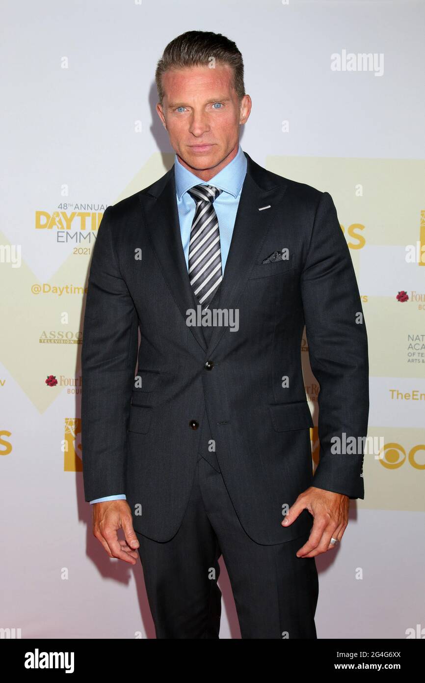 LOS ANGELES - 13 JUIN : Steve Burton à la 48e journée Emmy Awards Press Line - 13 juin aux studios ATI le 13 juin 2021 à Burbank, CA (photo par Katrina Jordan/Sipa USA) Banque D'Images
