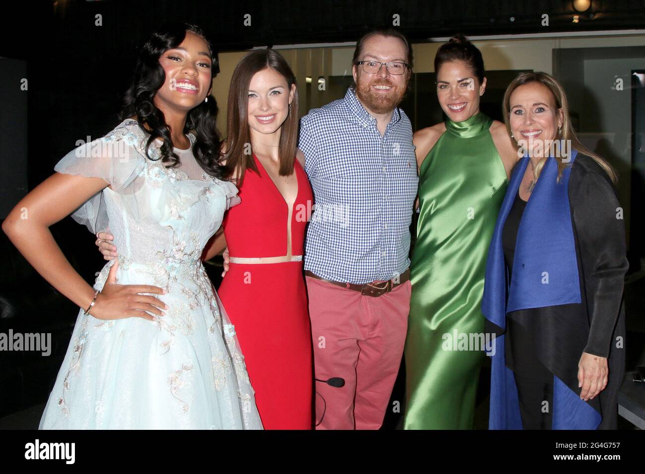 Burbank, États-Unis. 13 juin 2021. LOS ANGELES - 13 JUIN : Sydney Mikayla, Katelyn MacMullen, Adam Sharp, Kelly Thiebaud, et Genie Francis à la 48e journée Emmy Awards Press Line - 13 juin aux studios ATI le 13 juin 2021 à Burbank, CA (photo de Katrina Jordan/Sipa USA) Credit: SIPA USA/Alay Live News Banque D'Images